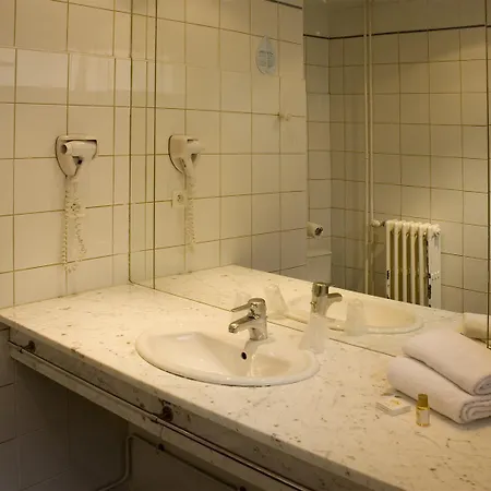 Hotell Le Moderne - Anciennement Oursblanc Victorhugo 2*