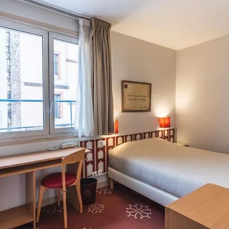 Ours Blanc - Victor Hugo Hotel 2*