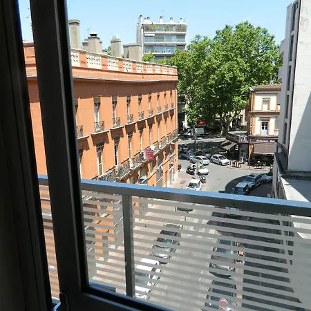 Ours Blanc - Victor Hugo טולוז