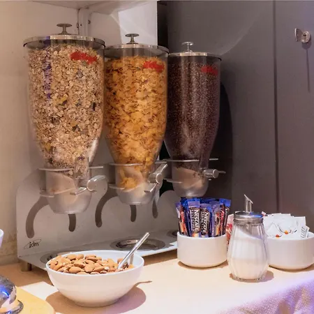 Ours Blanc - Victor Hugo 2* Toulouse