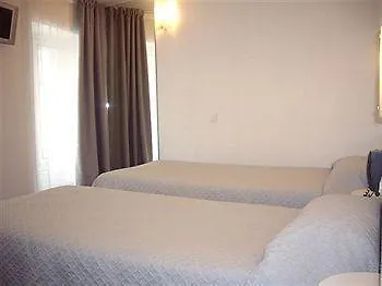 Hotel Ours Blanc - Place Victor Hugo