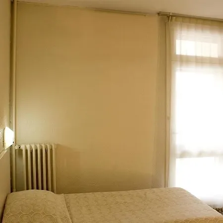Hotel Ours Blanc - Victor Hugo 2*