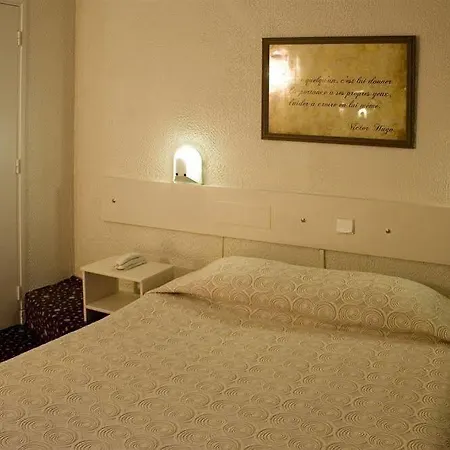 Ours Blanc - Place Victor Hugo 2* Toulouse