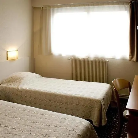 Ours Blanc - Victor Hugo Hotel 2*