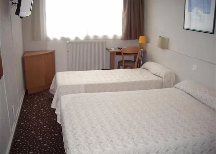 Ours Blanc - Victor Hugo Hotel 2*