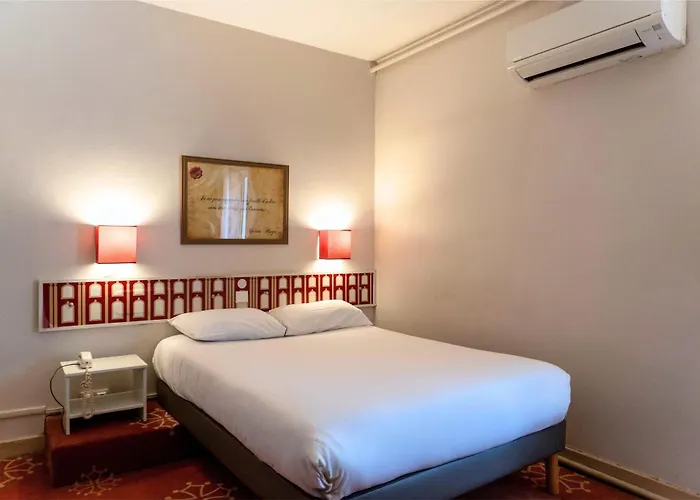 ホテル Ours Blanc - Victor Hugo 2*