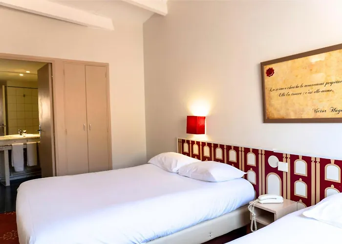 Ours Blanc - Victor Hugo Hotel Toulouse