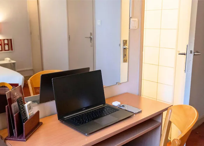 Ours Blanc - Victor Hugo トゥールーズ