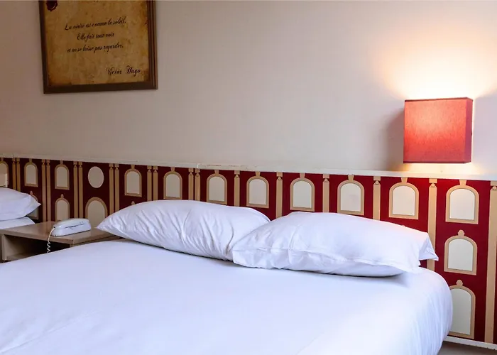 ホテル Ours Blanc - Victor Hugo 2*