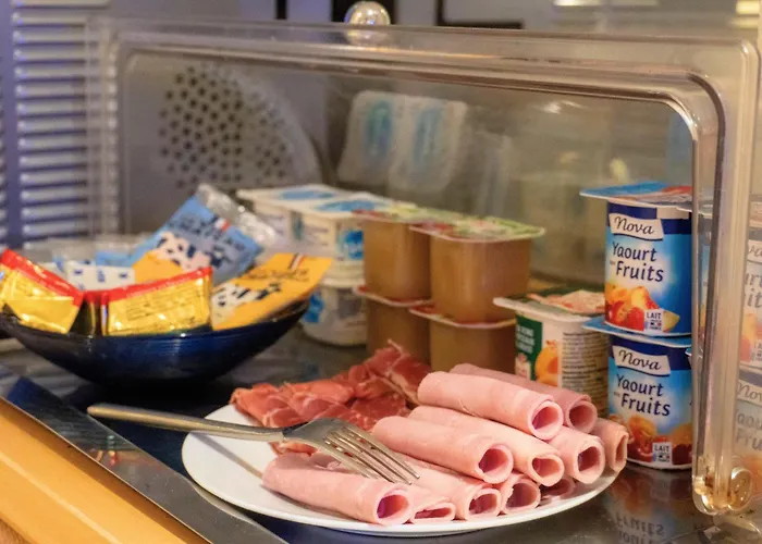 ホテル Ours Blanc - Victor Hugo 2*