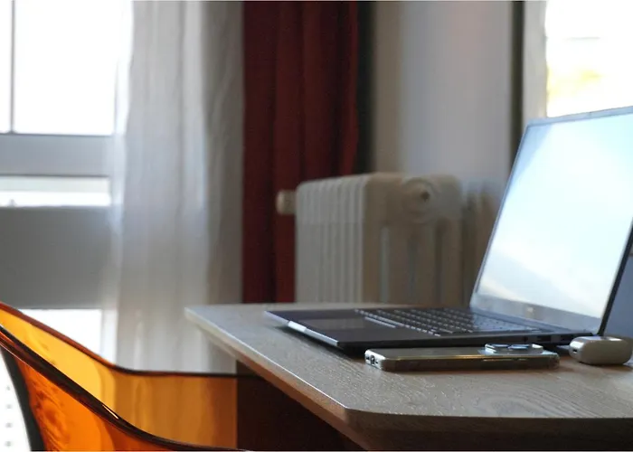 Ours Blanc - Victor Hugo 2* トゥールーズ