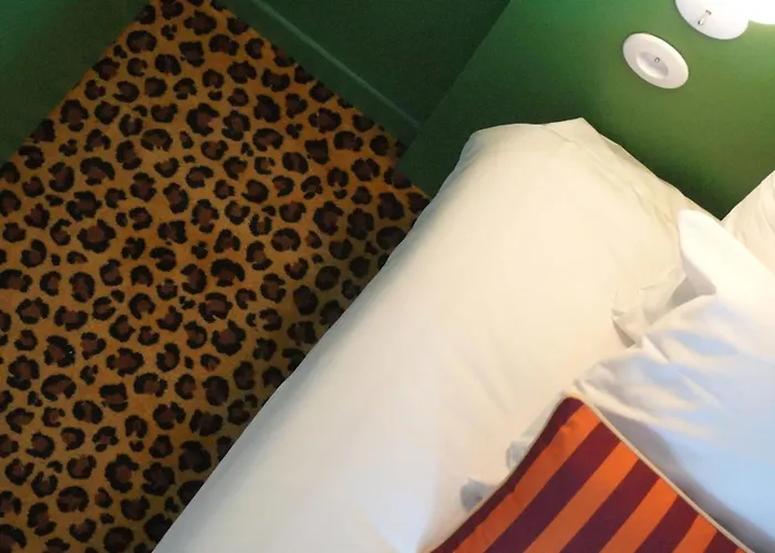 Ours Blanc - Victor Hugo ホテル 2*