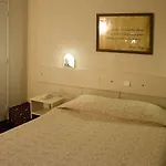 Hotel Le Moderne - Anciennement Hotel Oursblanc Victorhugo
