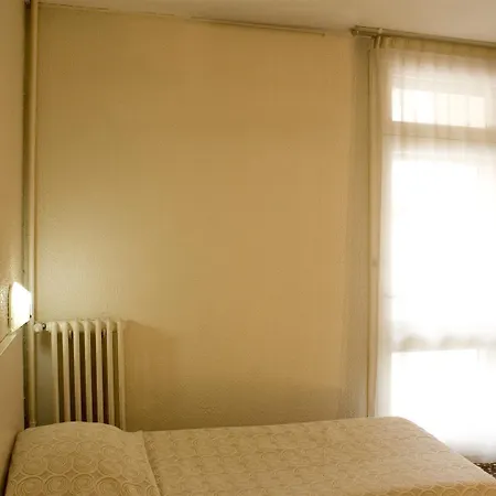 Ours Blanc - Victor Hugo Hotel Toulouse