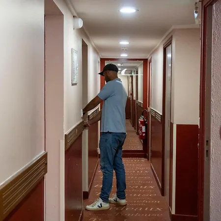 Ours Blanc - Victor Hugo Hotel