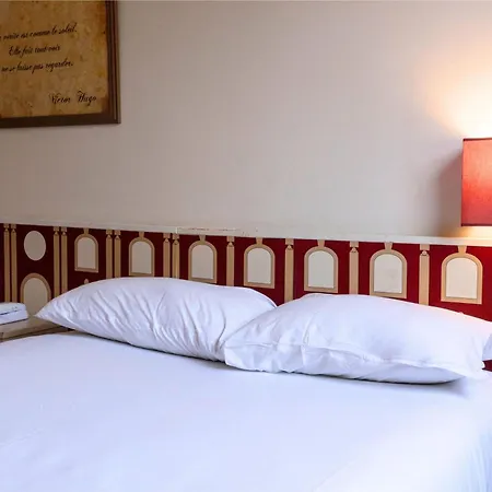 Hotel Ours Blanc - Victor Hugo 2*