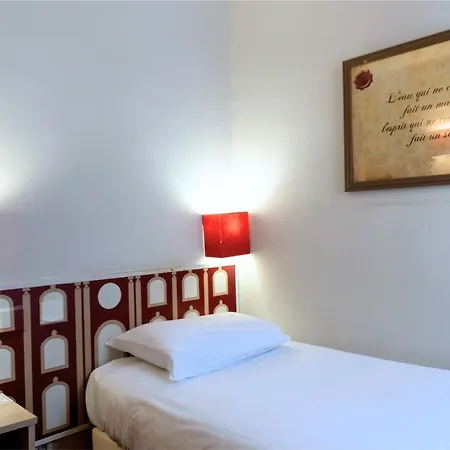 Ours Blanc - Victor Hugo Hotel