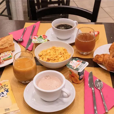 Ours Blanc - Victor Hugo Hotel 2*