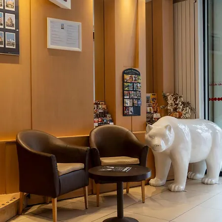 Ours Blanc - Victor Hugo Hotel 2*