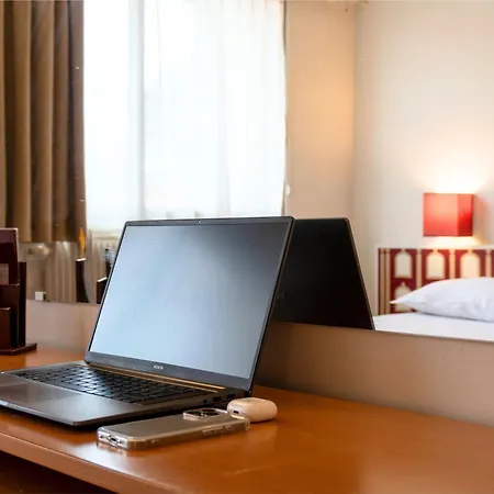 Ours Blanc - Victor Hugo Tolosa