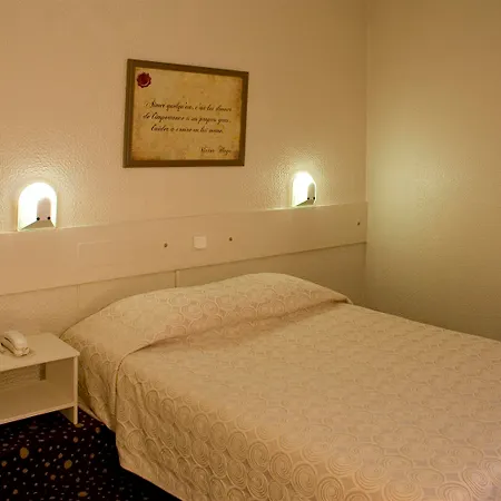 Ours Blanc - Victor Hugo Hotel Toulouse