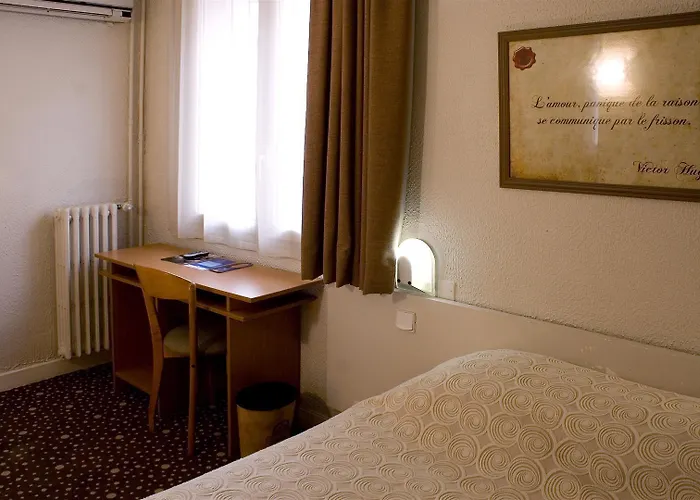 Отель Ours Blanc - Victor Hugo Тулуза