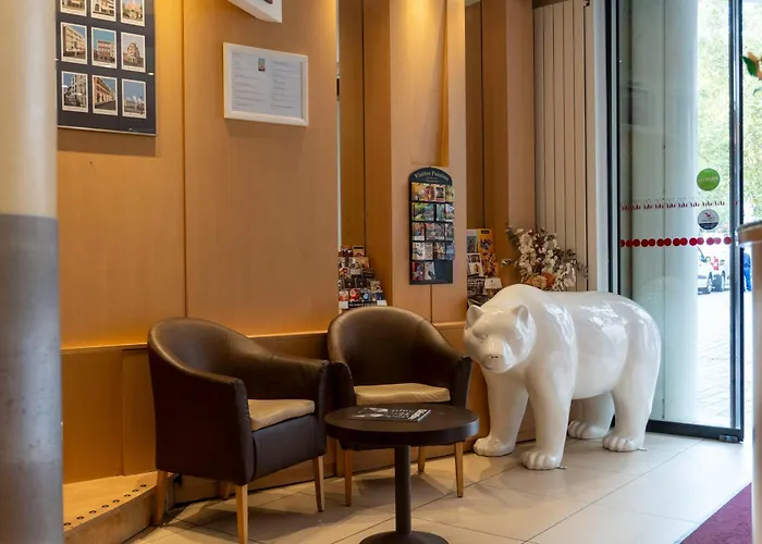 Ours Blanc - Victor Hugo Отель 2*