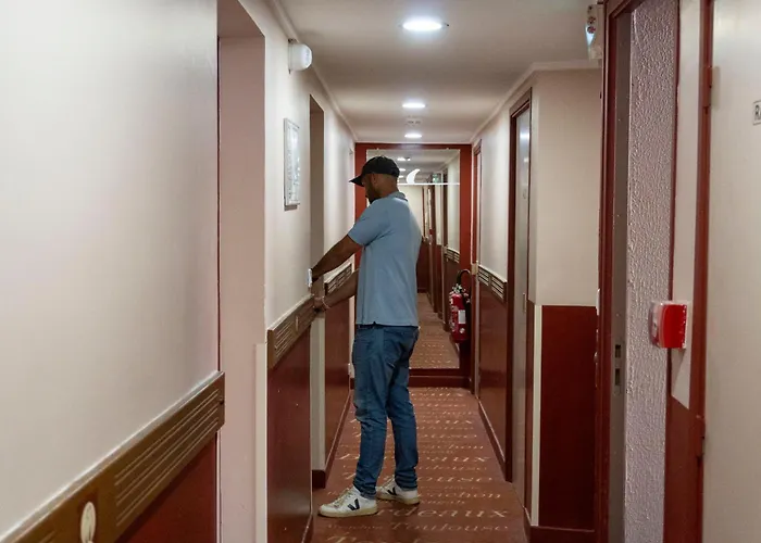 Ours Blanc - Victor Hugo Отель