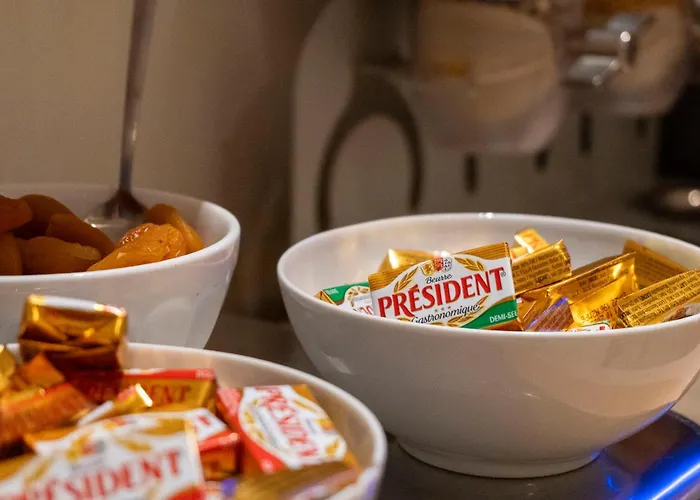 Ours Blanc - Victor Hugo Отель 2*