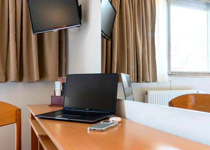 Ours Blanc - Victor Hugo Отель