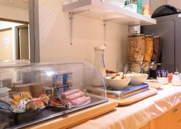 Ours Blanc - Victor Hugo 2* Тулуза